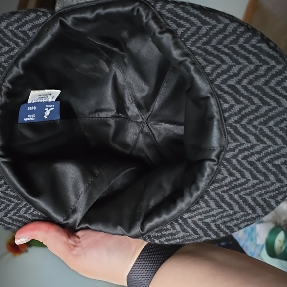 KANGOL Charcoal and Black Cap With Earflaps - Picture 3 of 4